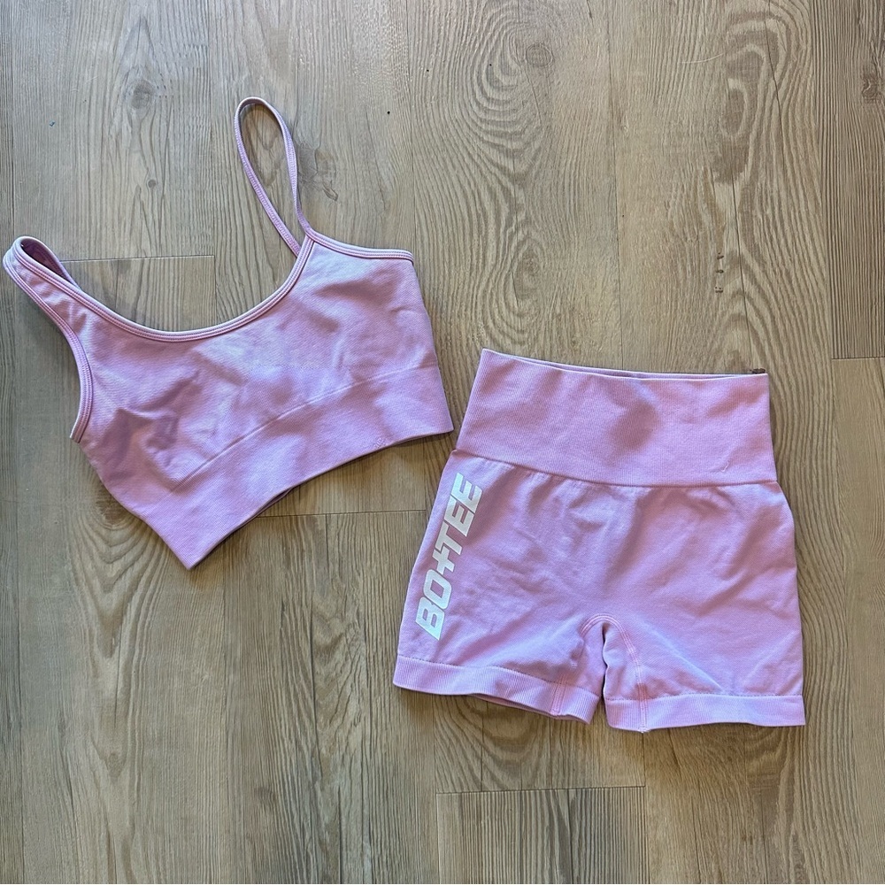 BO+TEE Bike Sports Bra asymmetric crop top Athletic bubblegum pink size medium - Picture 7 of 7